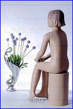 Child mannequin, dessform, amt-mannequins, sitting girl manequin-Ray+1Pedestal