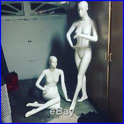 Mannequin Female Standing 5'10 33 in Waist Porcelain Display Model
