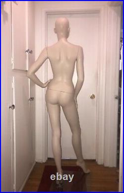 Rootstein Mannequin Barbelle BB11 with two bottom legs
