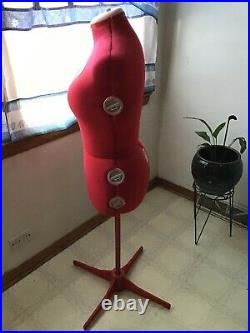 SINGER 151 Adjustable Dress Form Mannequin Medium/Large, Red