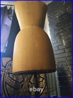 Vintage 1962 WOLF Model Dress FORM Women Mannequin Cast Iron Base Spin size 9