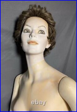 Vintage Greneker (Wolf Vine) Realistic Fiberglass Female Mannequin 26370 C BASE