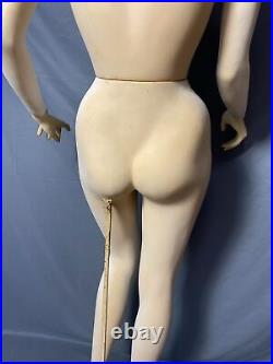 Vintage Greneker (Wolf Vine) Realistic Fiberglass Female Mannequin 26370 C BASE