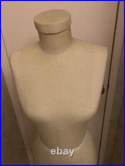 Vintage Superior Model Dress Form Size 6 Or 8 Form. PICK UP ONLY IN NYC